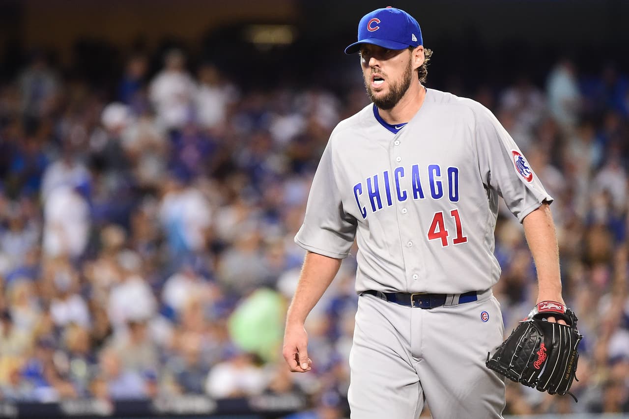 El lanzador diestro John Lackey es a sus 38 años el más veterano en el montículo de Cachorros. Tiene 11 triunfos y ocho derrotas en 2016.
