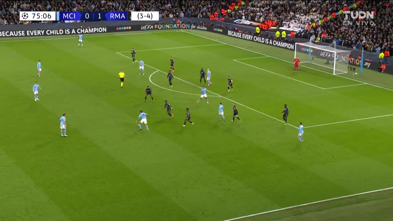 ¡GOL!  anota para Manchester City. Kevin De Bruyne