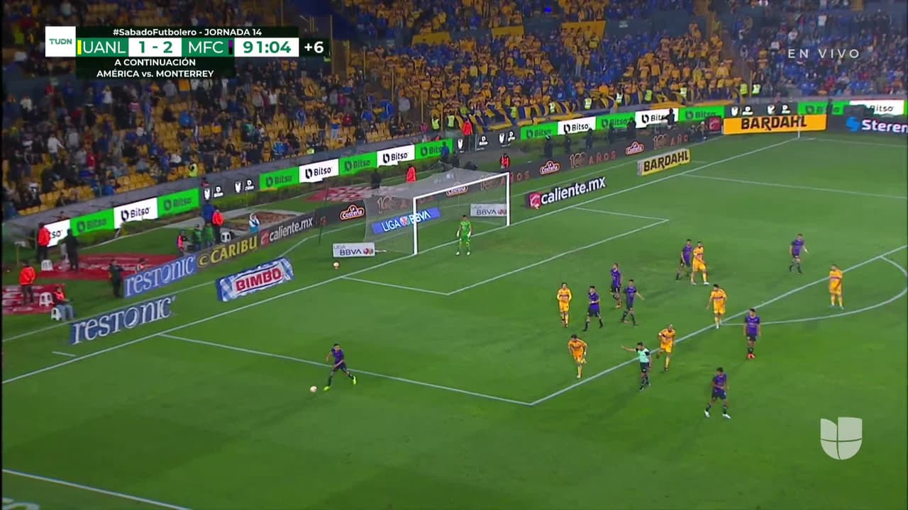 ¡TIRO ATAJADO! disparo por Juan Vigón.