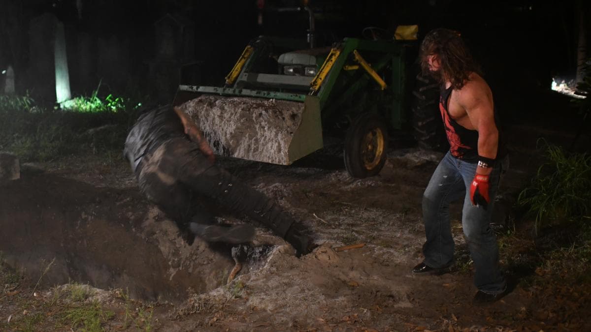 Undertaker derrotó a AJ Styles, Braun Strowman ganó el Campeonato Universal a Goldberg y por la parte femenina, Alexa Bliss y Nikki Cross derrotaron a las ‘Guerreras Kabuki’ llevándose el Campeonato femenino WWE Tag Team por segunda ocasión.