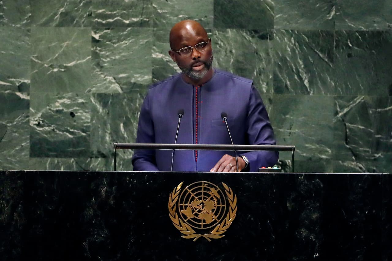 El cambio para Weah en la actualidad fue absoluto: no solo se convirtió en político y creó su propio partido sino que es presidente de Liberia, en una profesión más que llamativa para un exfutbolista.