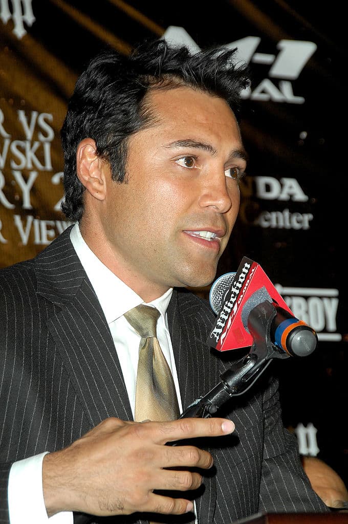 El campeón de boxeo lanzó un álbum homónimo en el 2000 y fue nominado como ‘Mejor Disco de Pop Latino’.