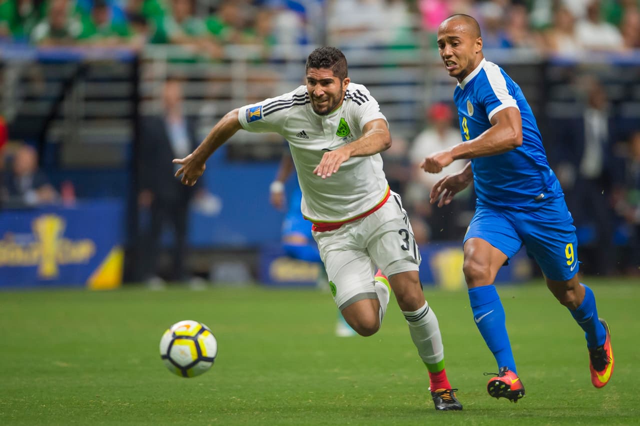 3) JAIR PEREIRA – Se notó la falta de ritmo que tiene por la lesión que lo alejó de los primeros dos partidos, su fortaleza física le ayudo en algunos momentos y se va con 6.