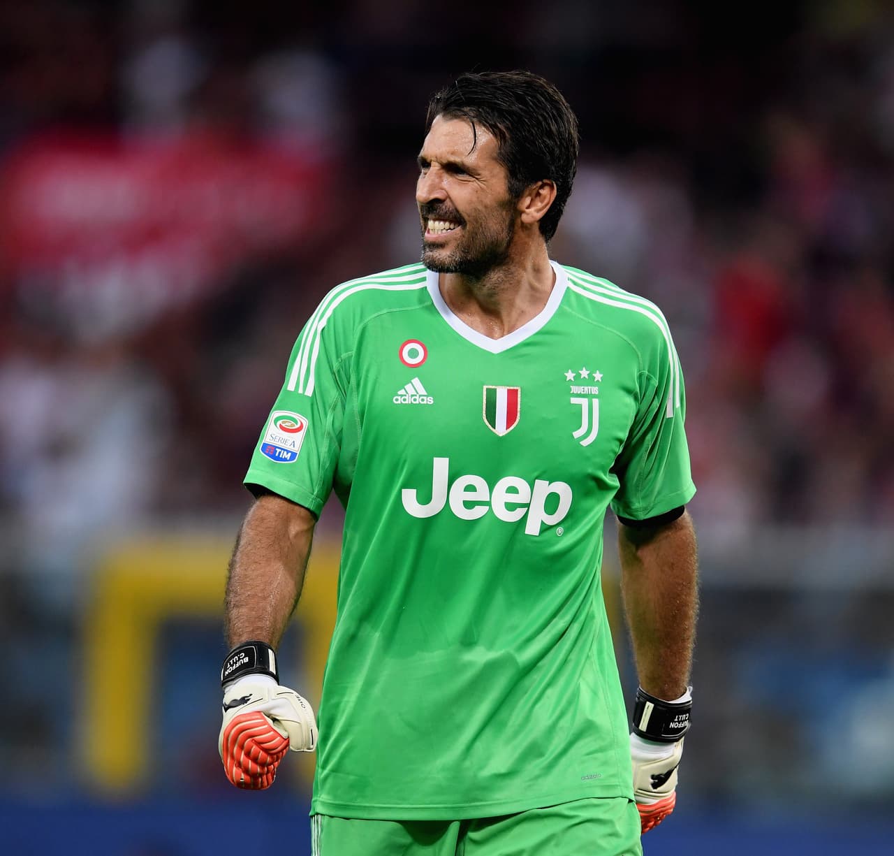 8. Gianluigi Buffon (Juventus F.C.) - 4,5 millones de euros