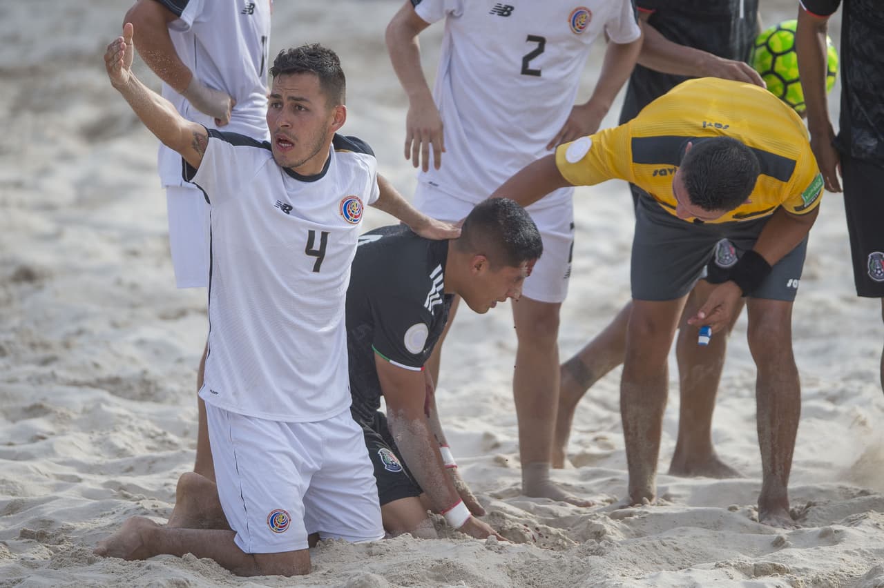 Estas son las mejores imágenes de la victoria de México por 8-5 sobre Costa Rica en el juego del Premundial de playa que se lleva a cabo en Puerto Vallarta, Jalisco, y que otorga dos cupos para la Copa Mundial en Paraguay 2019.
