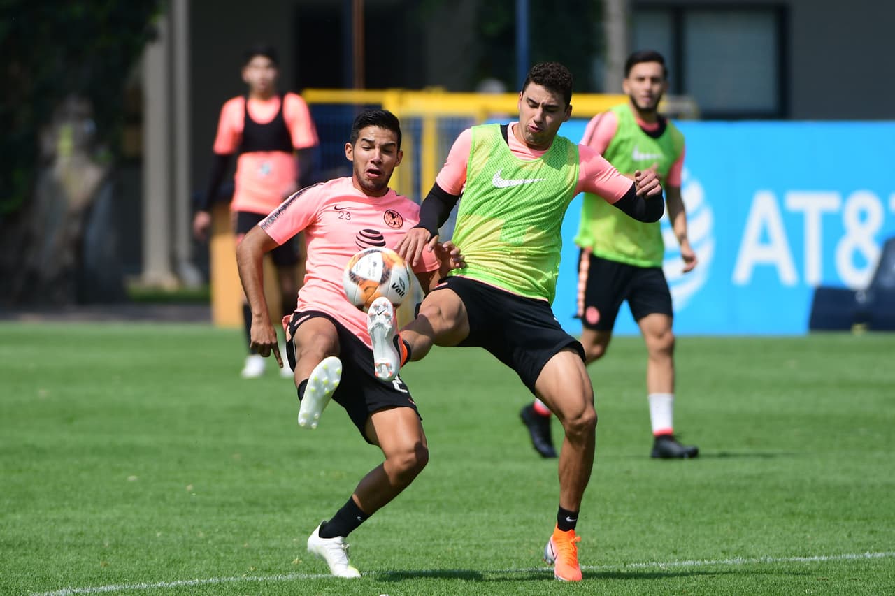 América confirmó la baja de Nicolás Benedetti y las lesiones de Nicolás Castillo y Oribe Peralta, pero sigue la evolución de Jérémy Menez y Roger Martínez que volvieron a la actividad en la Liga MX tras sus lesiones.