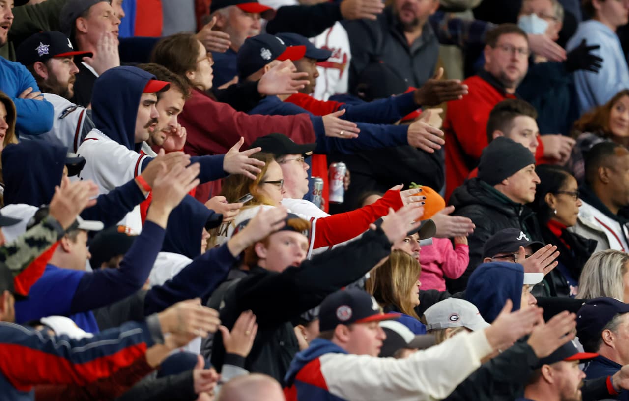 Con la presencia del expresidente, Donald Trump en el Truist Park, los Atlanta Braves remontaron dos carreras de Altuve y con los batazos de Rosario, Swanson y Soler se pusieron a un triunfo de conseguir el título 2021 de la Serie Mundial.