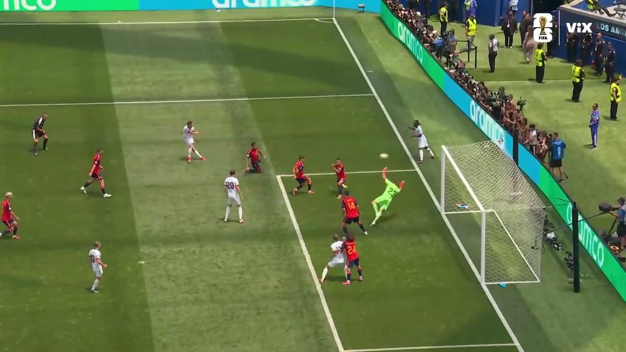 ¡Bélgica quiere romper el empate! Maxim De Cuyper quería colgarla en el ángulo