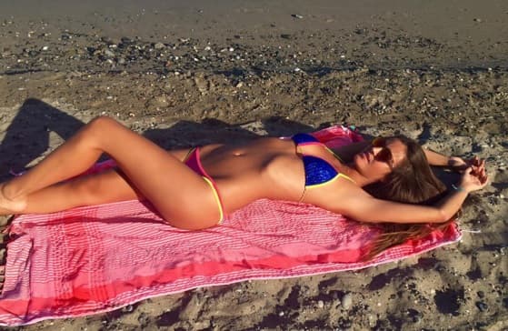 Malena Costa es una bella modelo que es novia del jugador del Watdford, Mario Suárez. Además la española siempre 'enciende' las redes sociales por sus candentes fotos.