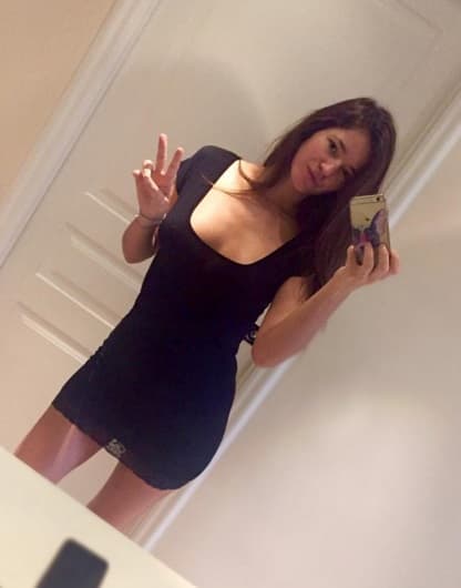 Malena Costa es una bella modelo que es novia del jugador del Watdford, Mario Suárez. Además la española siempre 'enciende' las redes sociales por sus candentes fotos.