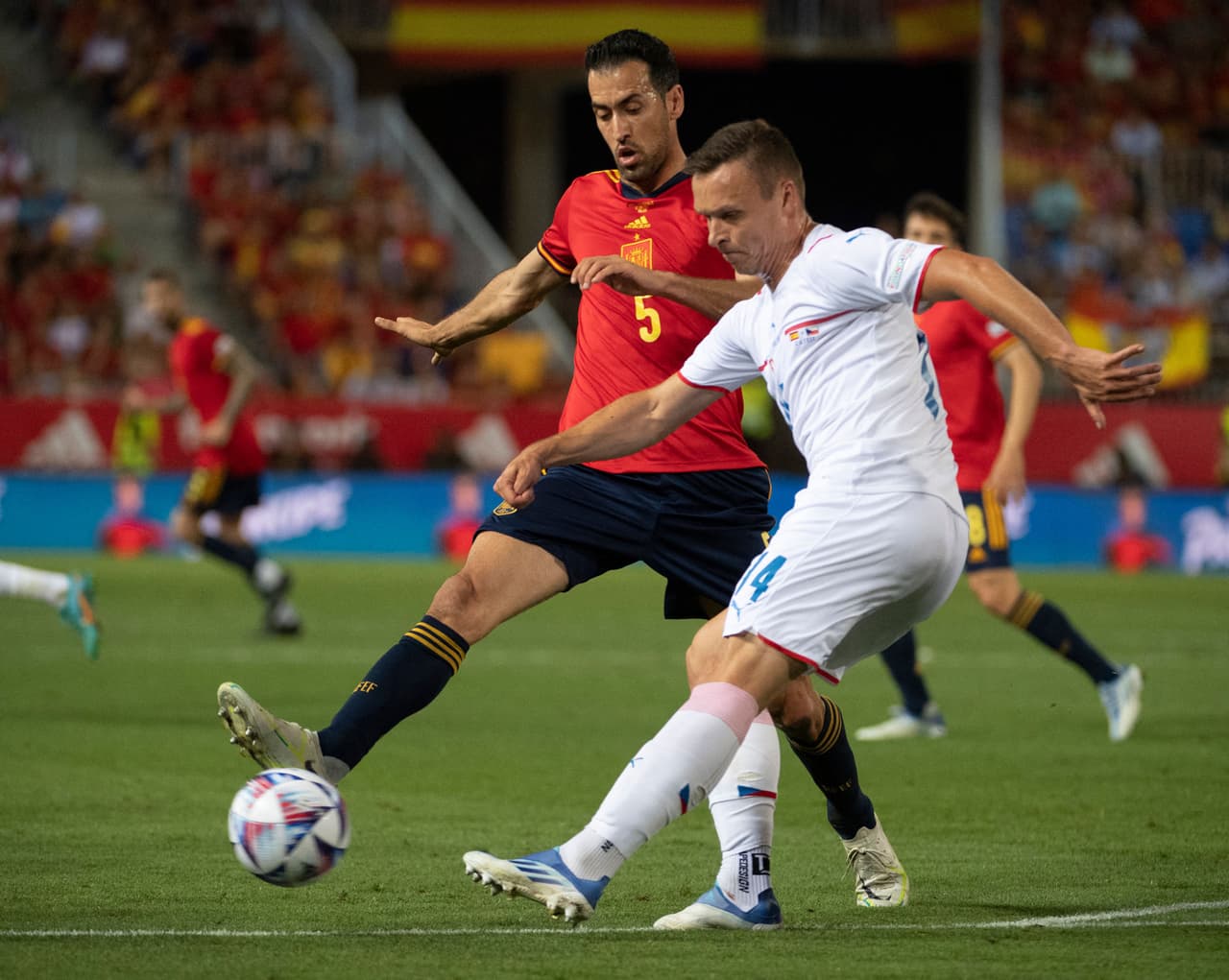 España se impuso sobre República Checa gracias a los goles de Carlos Soler y Pablo Sarabia.