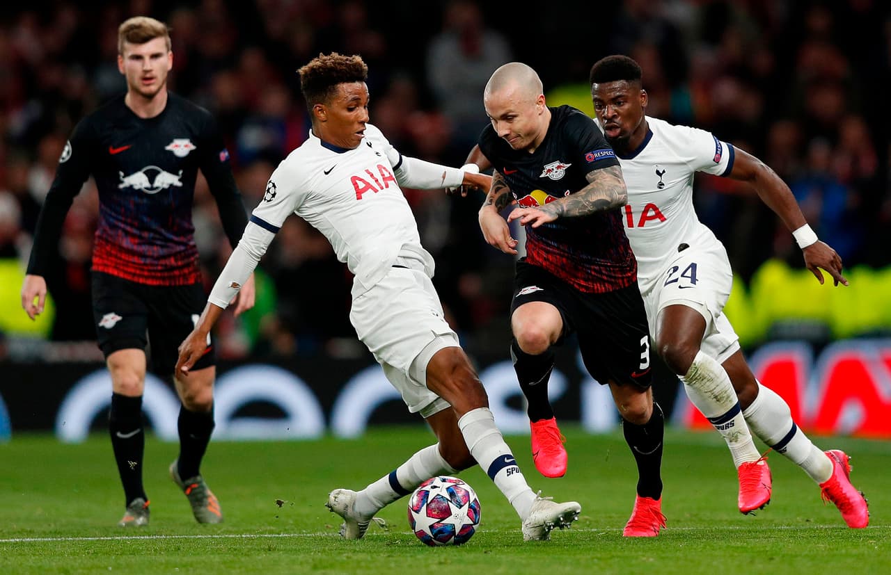 Leipzig sorprende usando camisetas diferentes ante el Valencia
<br>