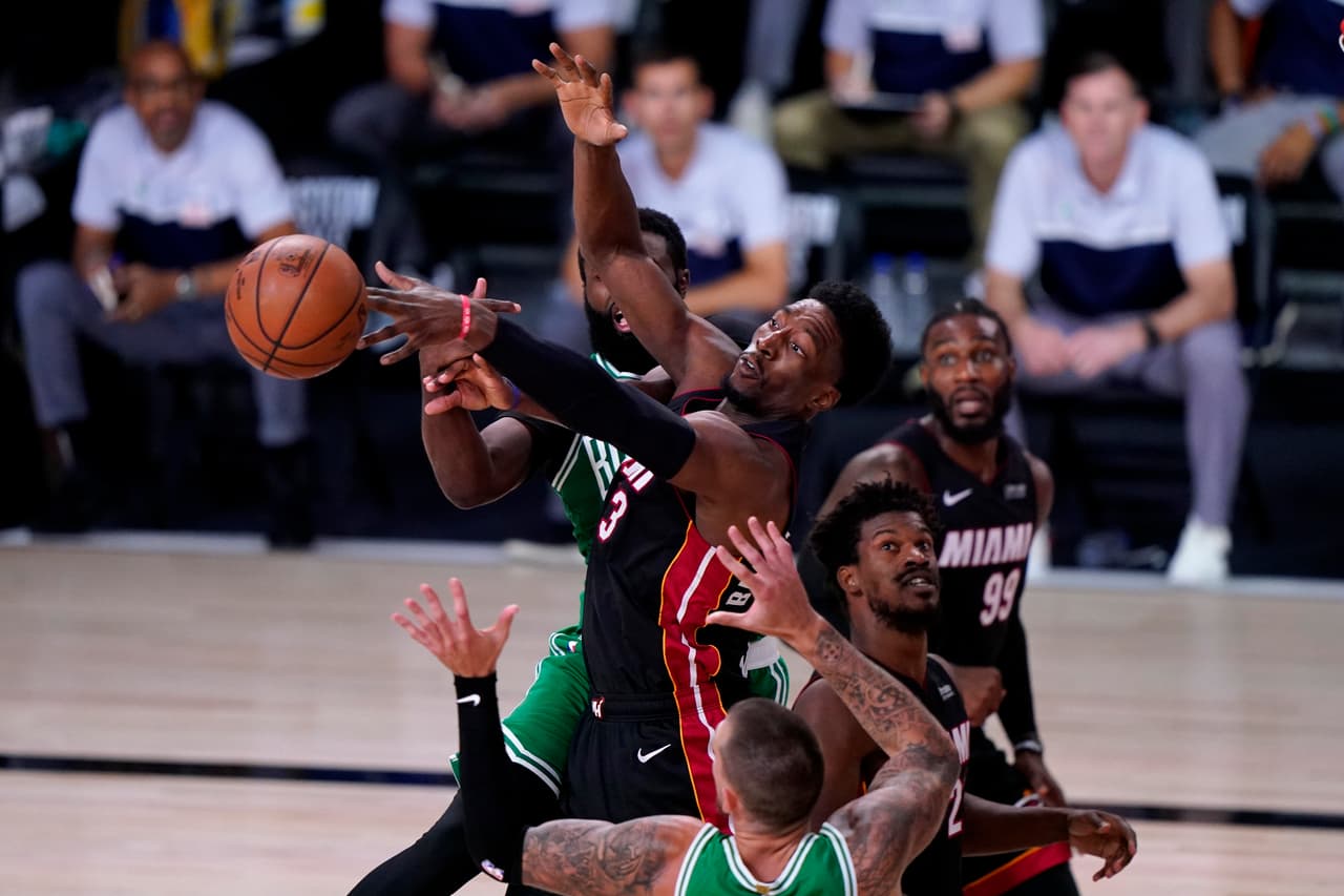Los Boston Celtics ganan 117-106 y ponen la serie 2-1 | Borraron en tres cuartos al Miami Heat y se ponen a un juego de igualar la Final de Conferencia. | Bam Adebayo, Jaylen Brown y Jayson Tatum fueron los máximos anotadores del partido.