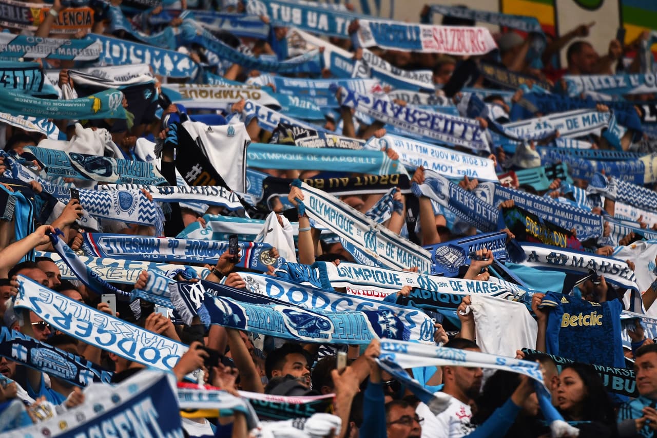 Una vez adentro, los fanáticos locales montaron un bonito ambiente digno de una semifinal europea.