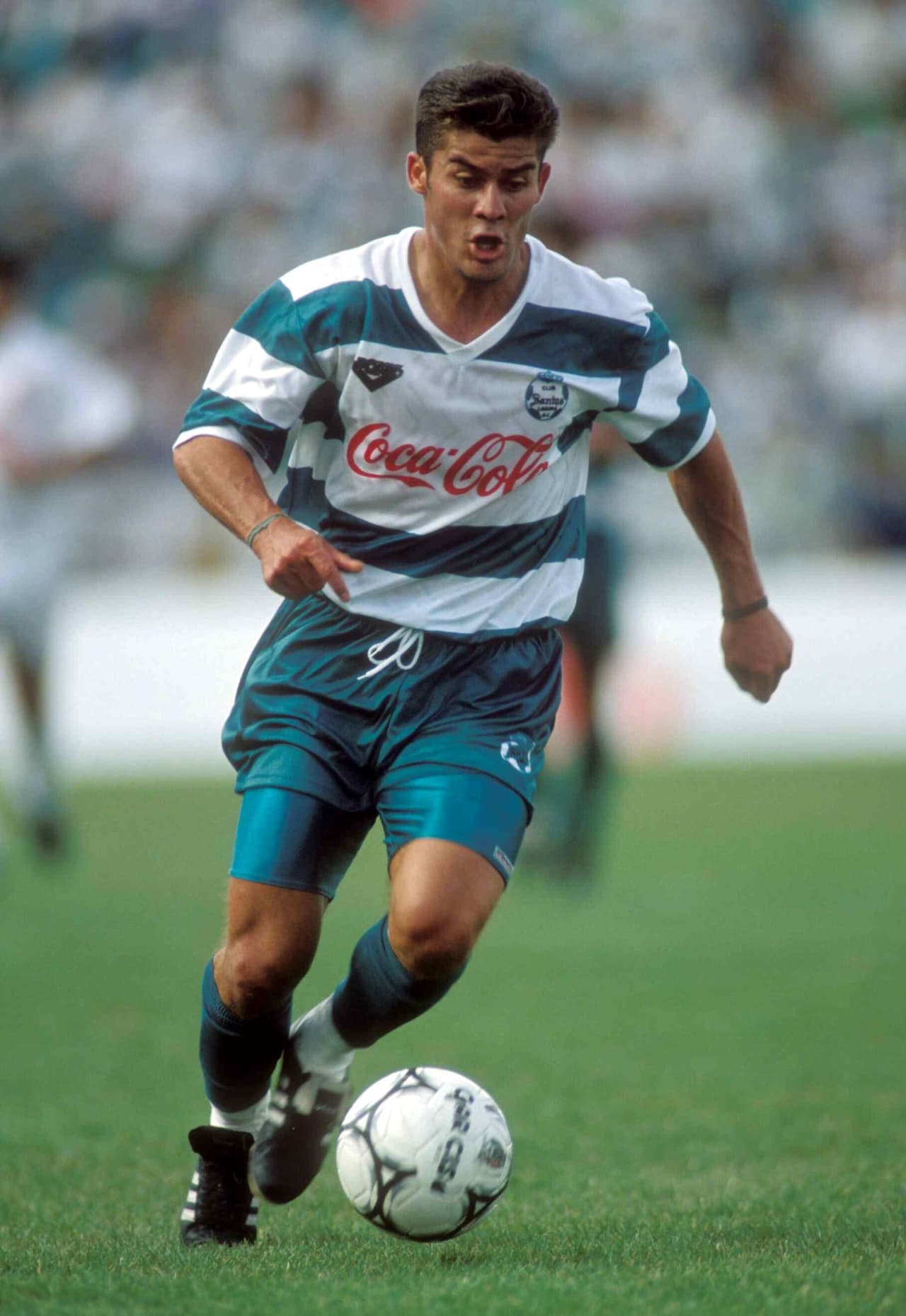 Tras formarse y debutar con las Coras de Tepic, Ramón Ramírez vivió sus primeros años con el Santos Laguna. Equipo con el que jugó entre 1988 y 1990.