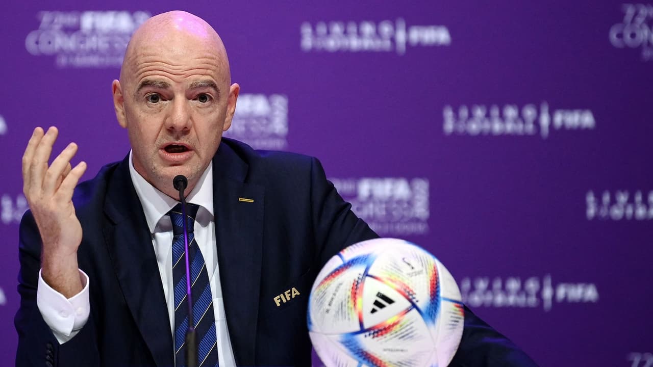 Mundial bianual es viable, afirma Gianni Infantino