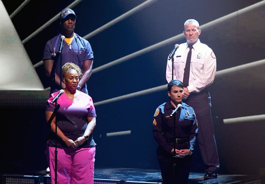 Estrellas como Natalia Lafourcade se llevo el mejor albúm, Residente recibió el premio a la canción del año y Alejandro Sanz fue el ganador de la grabación del año. Estos fueron los premios mas destacados de la noche.