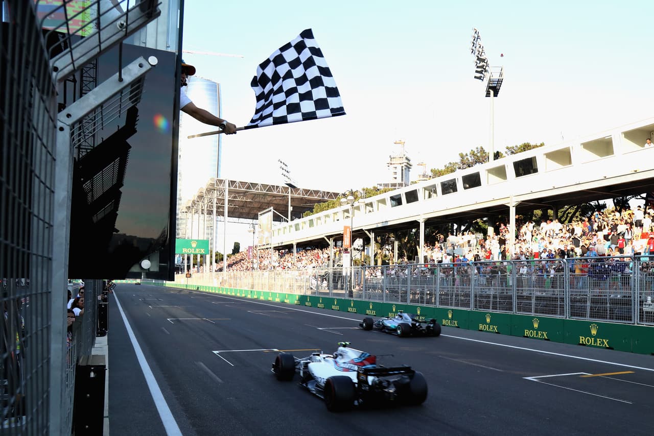 El tercer puesto fue para el novato Lance Stroll, quien acumula 17 puntos en su joven carrera dentro de la F1.