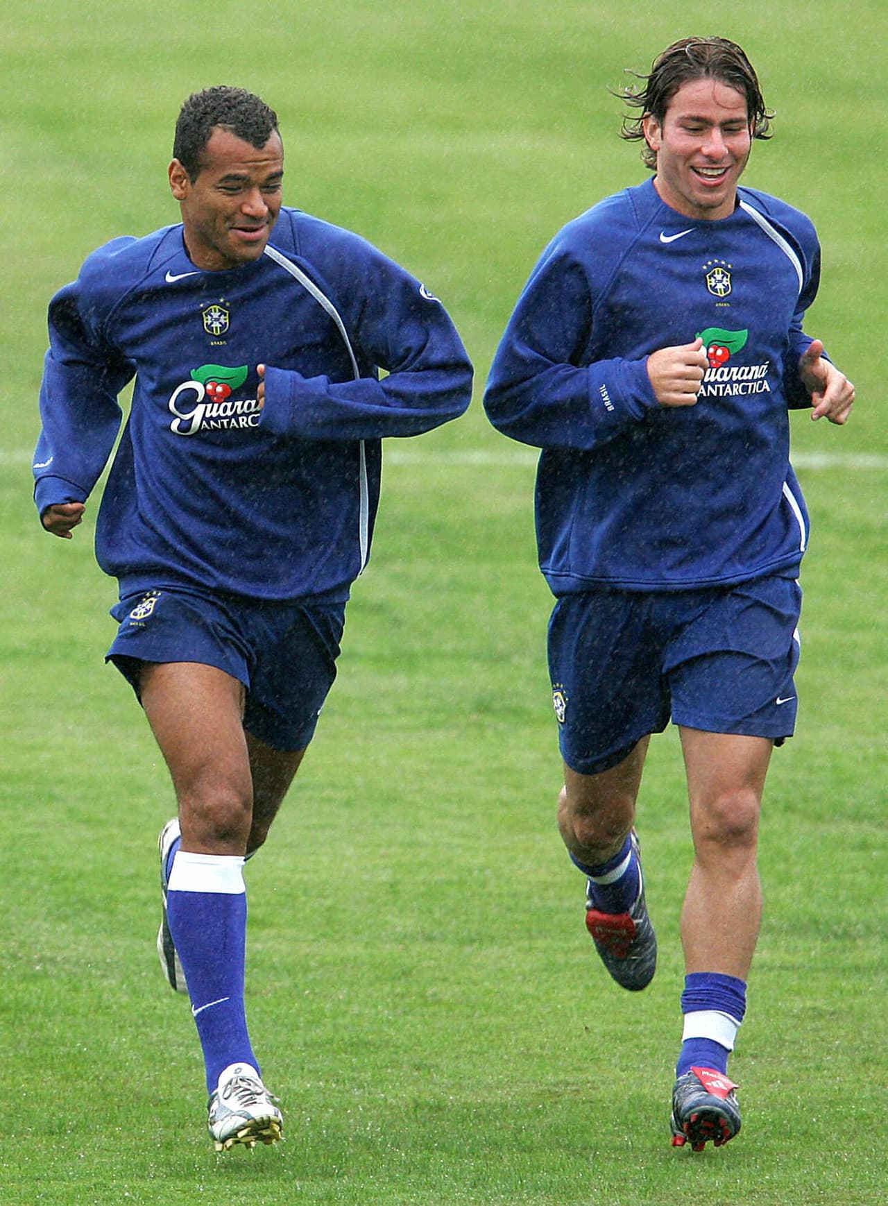 Maxwell también era convocado por Brasil. Pero teniendo a Roberto Carlos y a Cafú en su puesto, difícilmente logró consolidarse en el Scratch.