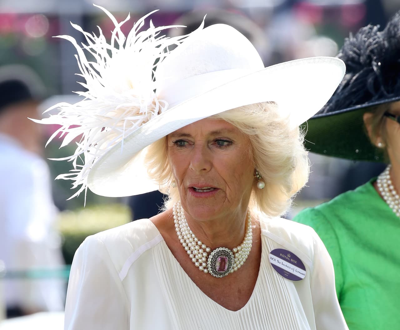 Camila Parker mostró un sombrero grande pero sin ser demasiado llamativo, con el fin de mantener el respeto propio de la familia real.