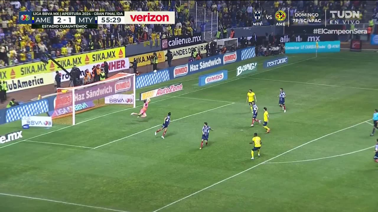 ¡TIRO ATAJADO! disparo por Cristián Borja.