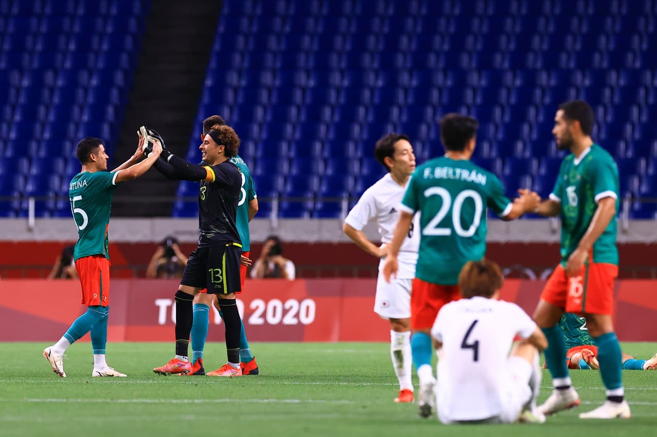 El Tri olímpico se subió al podio de Tokyo 2020 luego de vencer con claridad a Japón en el duelo por la medalla de Bronce y gracias a los goles de Sebastián Córdova, Johan Vázquez y Alexis Vega.