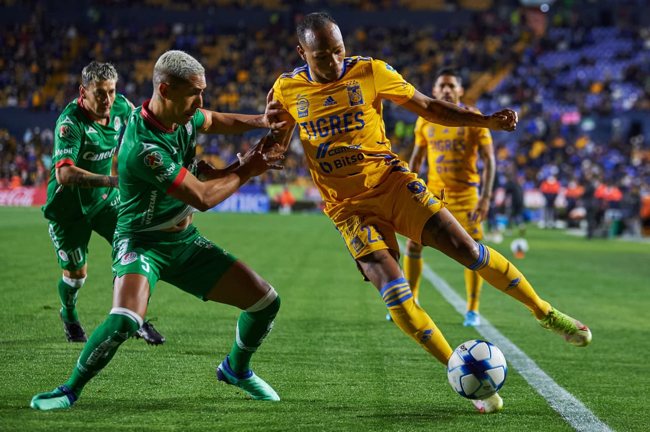 En un partido cerrado los Tigres lograron sacar el triunfo ante San Luis que empezó ganando pero no pudo aguantar el marcador.