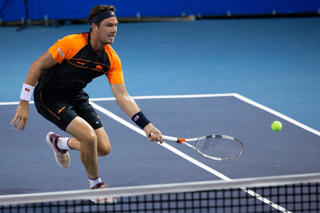 El británico Cameron Norrie avanzó a los Cuartos de Final del certamen tras superar al argentino por parciales de 7-6, 4-6 y 6-3.
