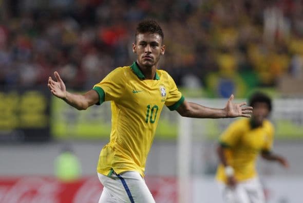 La generación de cracks brasileños que disputarán el próximo Mundial de fútbol del que serán anfitriones en el 2014 está liderada por la nueva figura de la 'Canarinha', Neymar. El ahora jugador del Barcelona cumplió su proceso de formación con el Santos de su país y debutó con la 'Verdeamarelha' en 2010, sumando 47 duelos y 27 tantos.