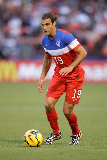 Graham Zusi. Posición: Delantero. Fecha de nacimiento: 18 de agosto de 1986. Club: Sporting Kansas City, EEUU.
