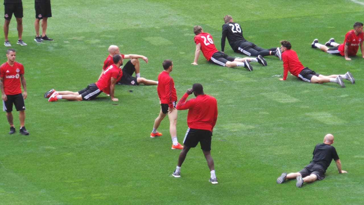 Después del 2-1 en el BMO Field, Toronto F.C. llegó hace unos días a suelo tapatío para preparar el juego de vuelta de la final de la Concacaf Liga de Campeones. Este martes, los dirigidos por Greg Vanney –pero comandados en el campo por Sebastian Giovinco y Michael Bradley– reconocieron el campo del estadio Akron.