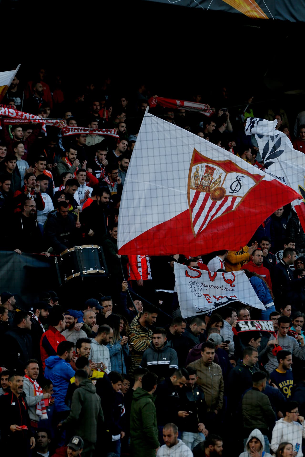 A pesar del horario, los andaluces fueron llegando poco a poco al Ramón Sánchez Pizjuán para vivir esta jornada de la UEFA Europa League en la que el Sevilla busca una buena ventaja ante el Slavia Praga para definir la serie con algo de tranquilidad en República Checa.
