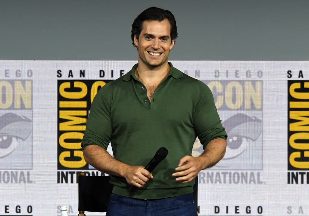 Tanto Cavill como Hemsworth serían perfectos para este rol.