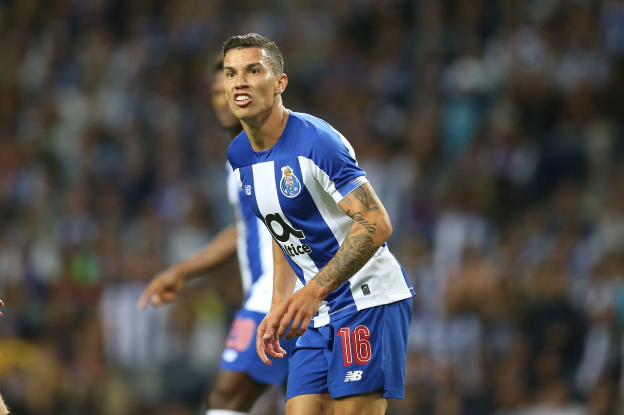 Los ex América, Mateus Uribe y Agustín Marchesín, así como Corona, recibieron tres goles en casa.