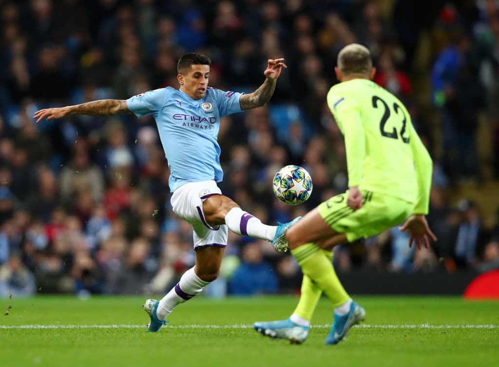 Con goles de Raheem Sterling (66) y Phil Foden (90+5), el city gana y asegura el liderato del grupo C con 6 unidades.