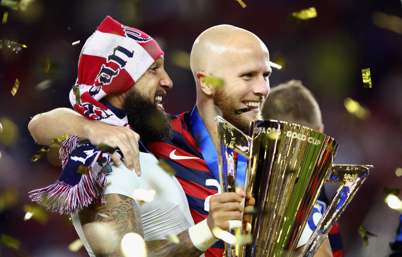 Howard fue tres veces seleccionado del equipo all-star de la MLS y en la EPL fue dos veces nombrado atleta del año de U.S. Soccer.