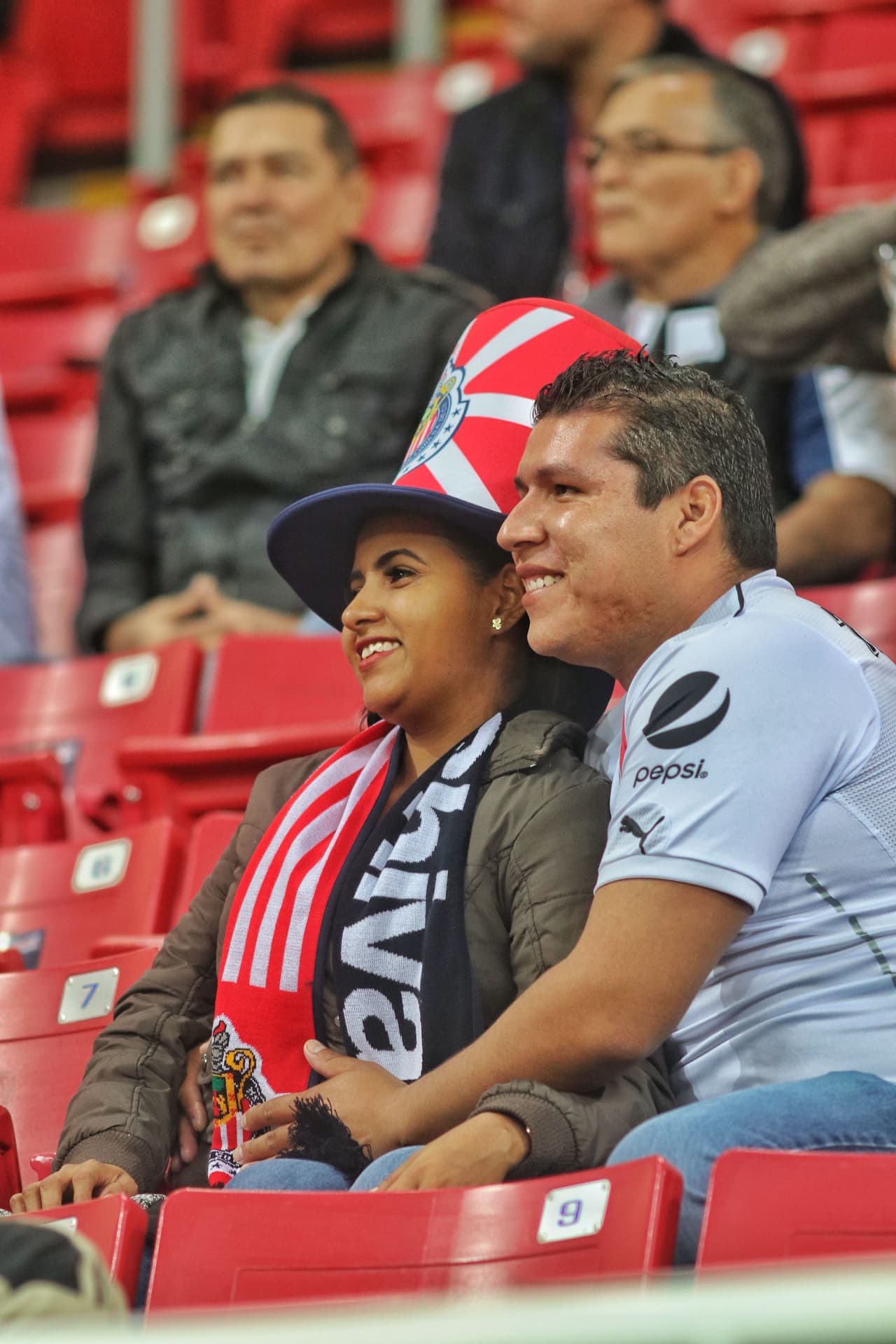 Los fanáticos de Chivas de Guadalajara listos para el inicio del Clausura 2019 contra Xolos de Tijuana en el Estadio Akron.