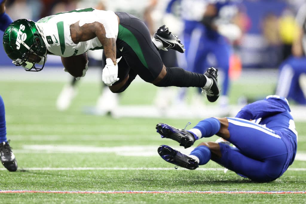 Jonathan Taylor destruye a la defensa de los New York Jets con 172 yardas terrestres y dos TD's en la victoria 30-45 sobre los neoyorkinos.