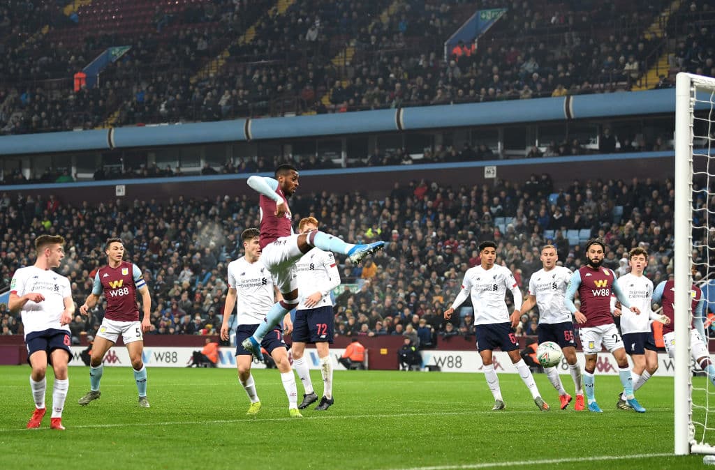 Con juveniles, los Reds son eliminados de la Carabao Cup 5-0 por el Aston Villa, con doblete de Kodjia, un tanto de Hourihane y autogol de Boyes.
