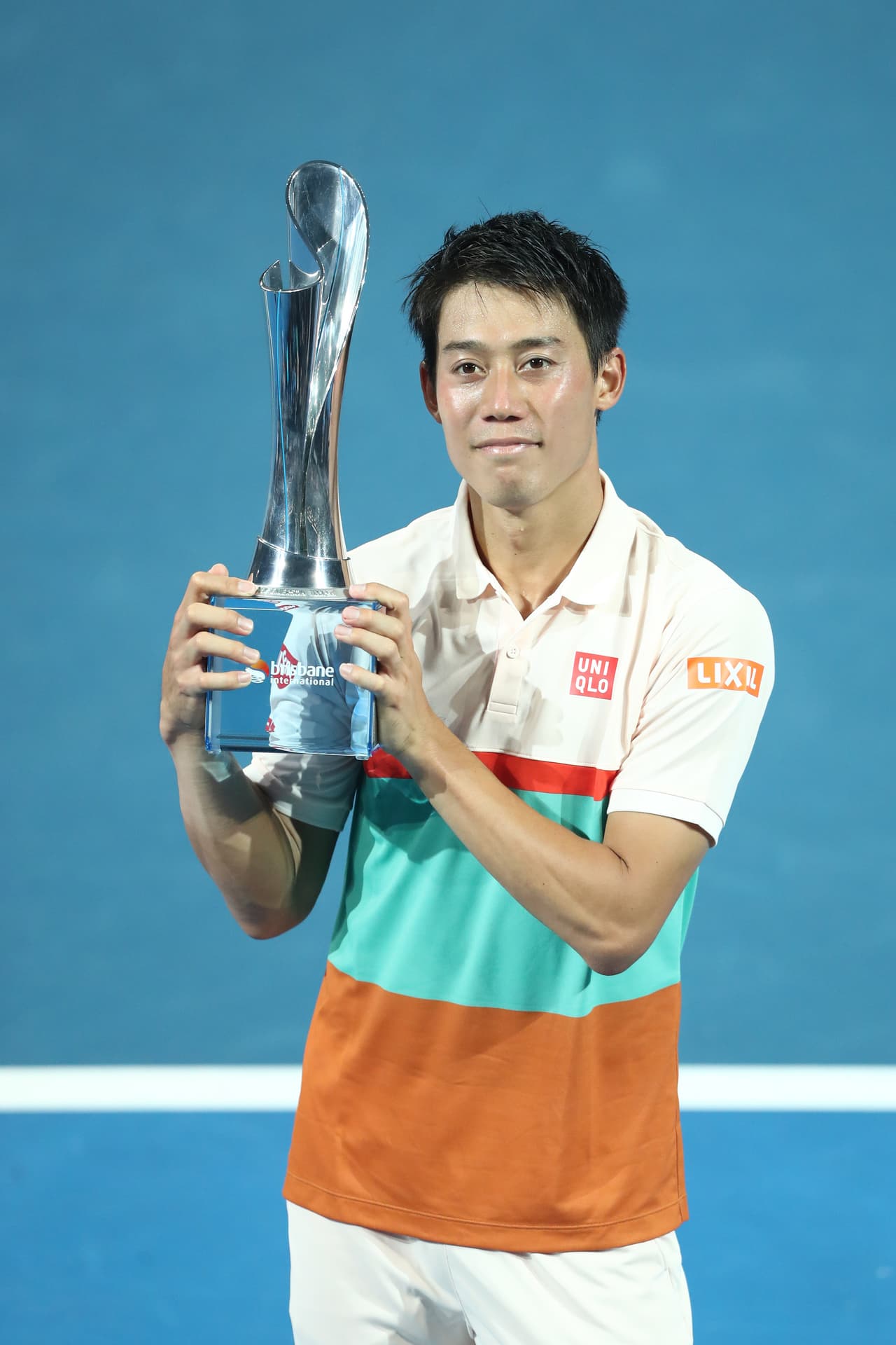 El japonés Kei Nishikori derrotó a Daniil Medvedev por 6-4, 3-6 y 6-2 y la checa Karolina Pliskova venció a Lesia Tsurenko por 4-6, 7-5, 6-2 para coronarse en las ramas masculina y femenina, respectivamente, en el Brisbane International, el primer torneo de tenis del 2019.