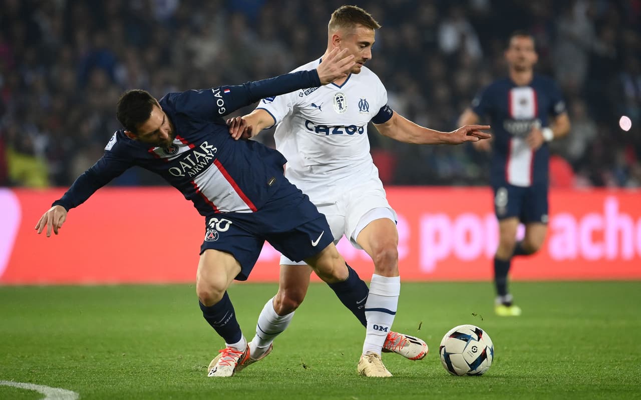 La victoria del PSG le permite seguir en lo alto de la tabla con 29 unidades.