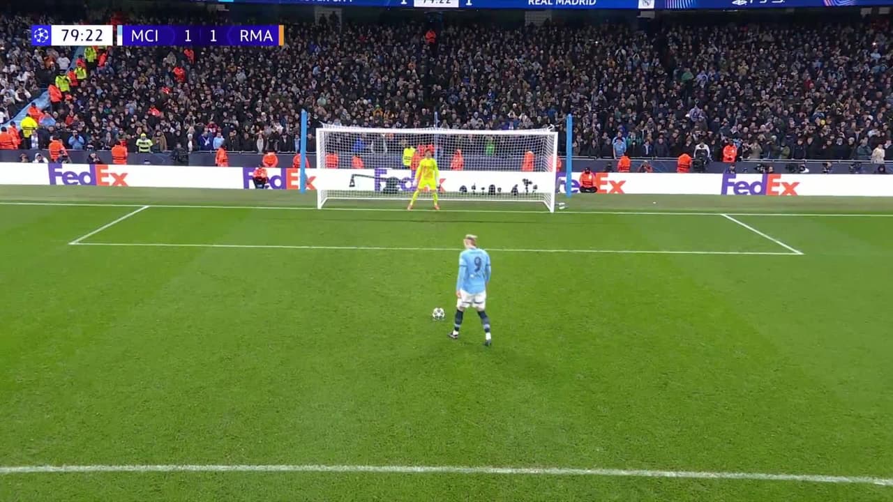 ¡GOL!  anota para Manchester City. Erling Haaland