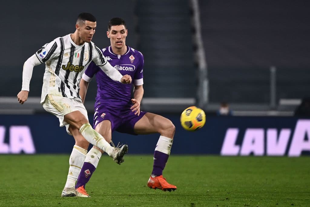 En la primera mitad Vlahovic (3’) adelantó a los visitantes con gol de vestidor y Cuadrado (18’) dejó a Juventus con diez hombres. Sandro (76’) hizo autogol y la ventaja crecía. Cáceres (81’) selló la goleada. Fue el último partido del año para ambos conjuntos.