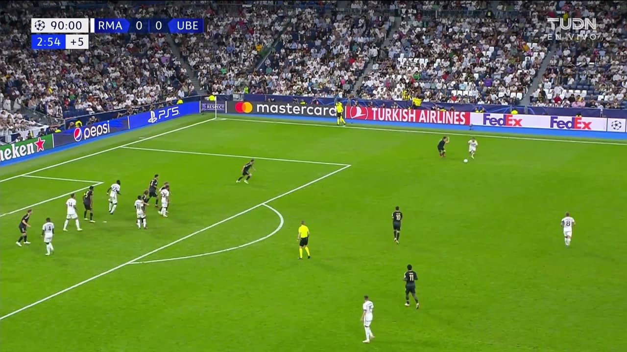 ¡GOL!  anota para Real Madrid. Jude Bellingham