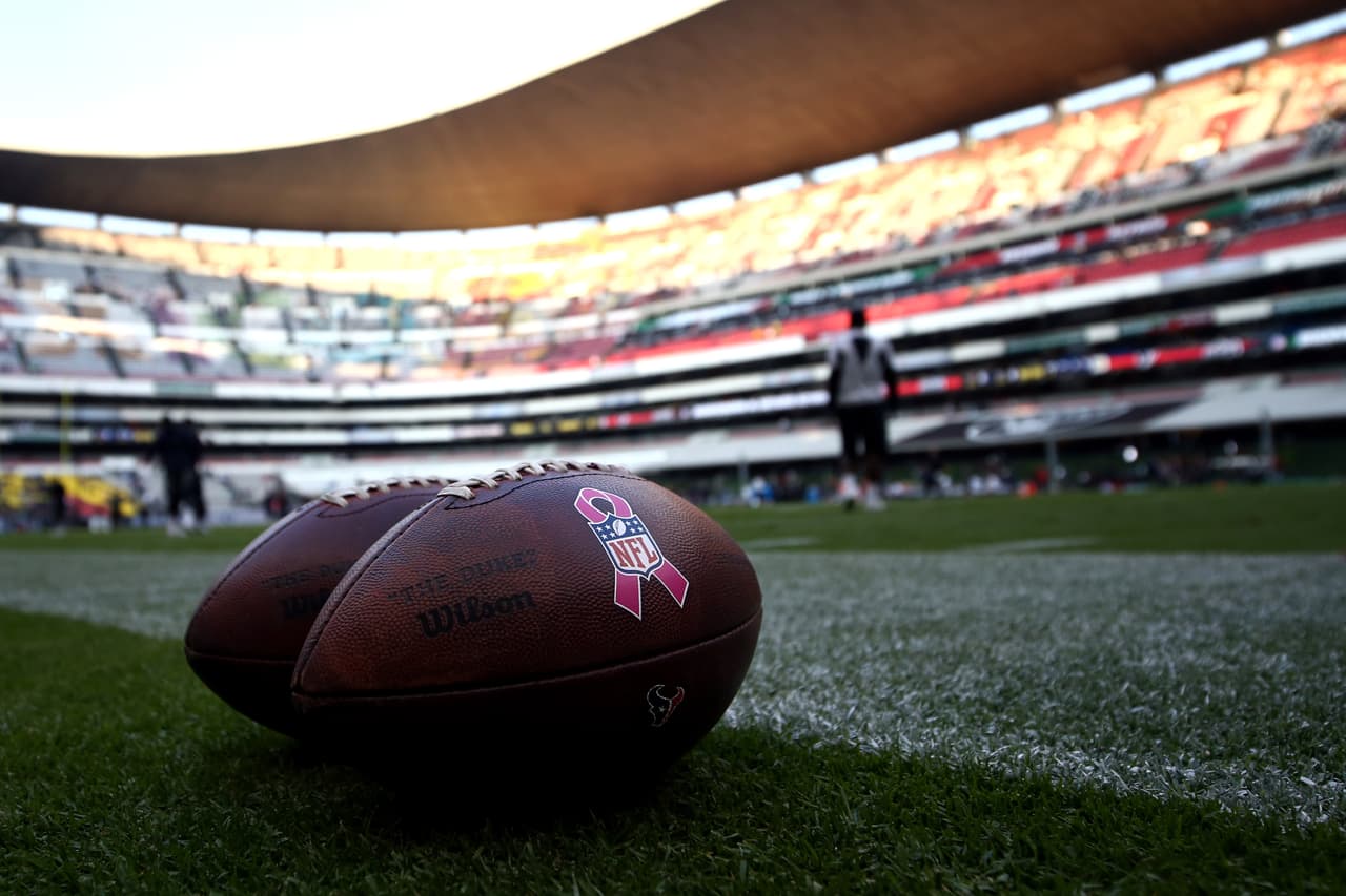 Así fue que se vivió la fiesta de la NFL dentro de la cancha del estadio Azteca cuando el balón no estuvo en movimiento.