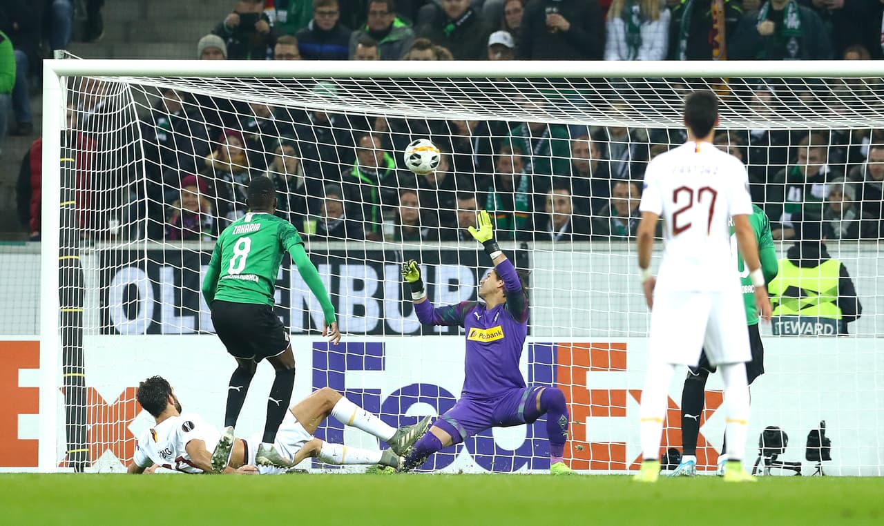 Federico Fazio anota gol y autogol pero finalmente Marcus Thuram le dio al victoria al Borussia.