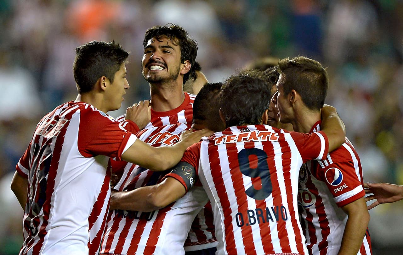 Chivas salió campeón tras vencer al León 0-1 con gol de Oswaldo Alanís en la Copa MX del Apertura '15.