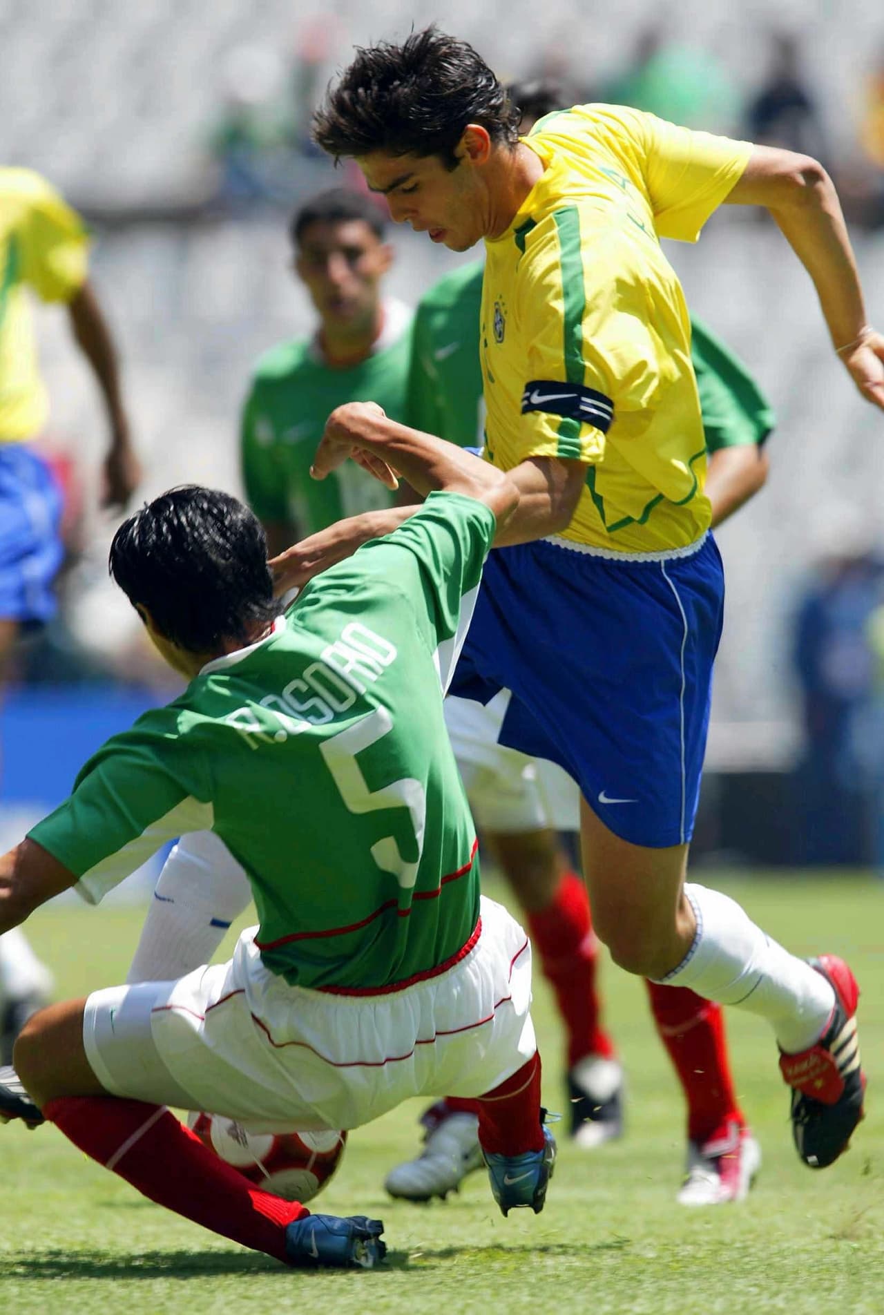 Maestro de Romano, 
<b>Ricardo Antonio La Volpe</b> puso sus ojos en Ricardo Osorio desde la Copa Oro 2003.