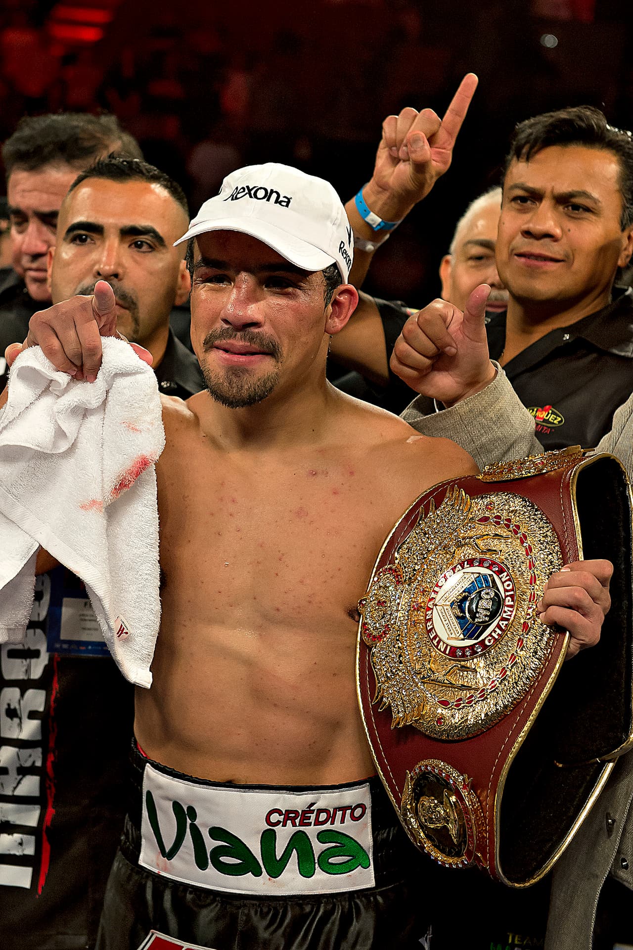 Juan Manuel Márquez fue el tercer mexicano en lograr el título en cuatro divisiones diferentes, lo logró en peso pluma, super pluma, ligero y super ligero.