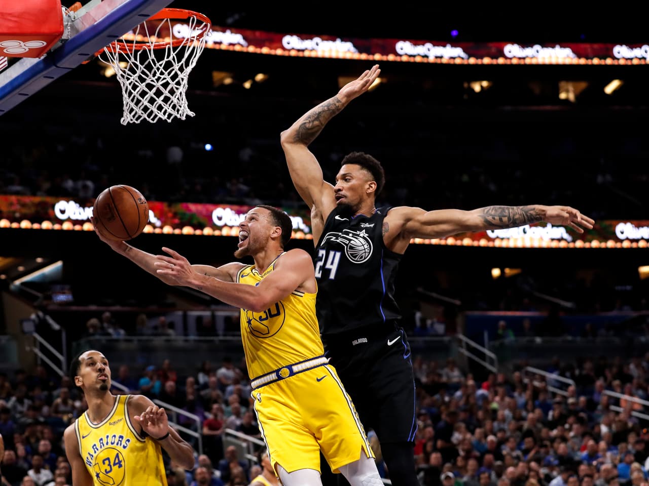 Warriors 96-103 Magic: segunda derrota al hilo de los Golden State, luego de caer ante Miami Heat en la noche del miércoles. Orlando llegó a 29 triunfos y se adueñó de manera temporal del último cupo a playoffs del Este.